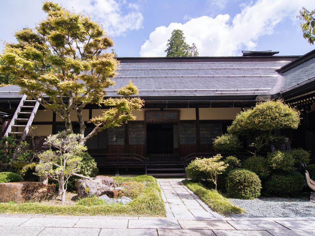 Готель Koyasan Shukubo Jokiin Екстер'єр фото